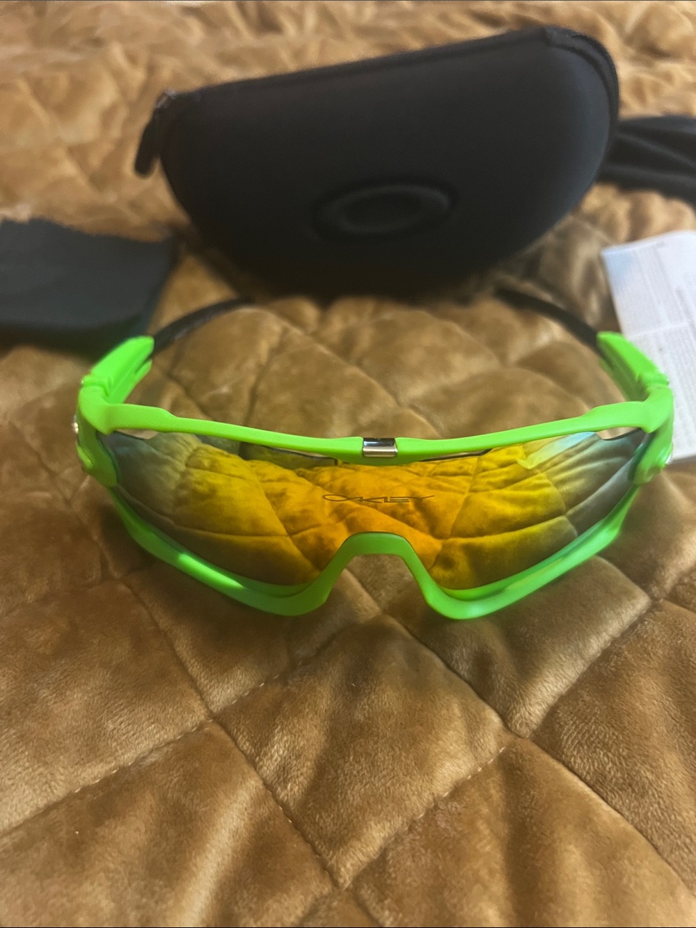 🔥Oakley Neon Green JAWBREAKER Wraparound Sunglasses with Yellow Mirrored Lens